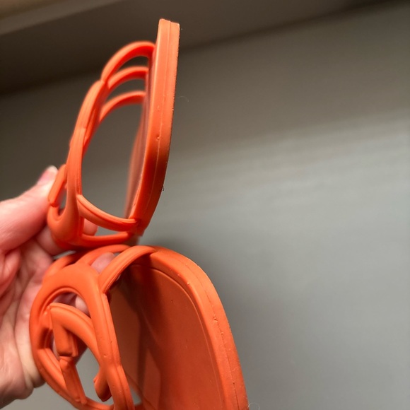 ONLY THIS WEEKEND!!! Gucci Rubber Sandals size 39 - Picture 2 of 5